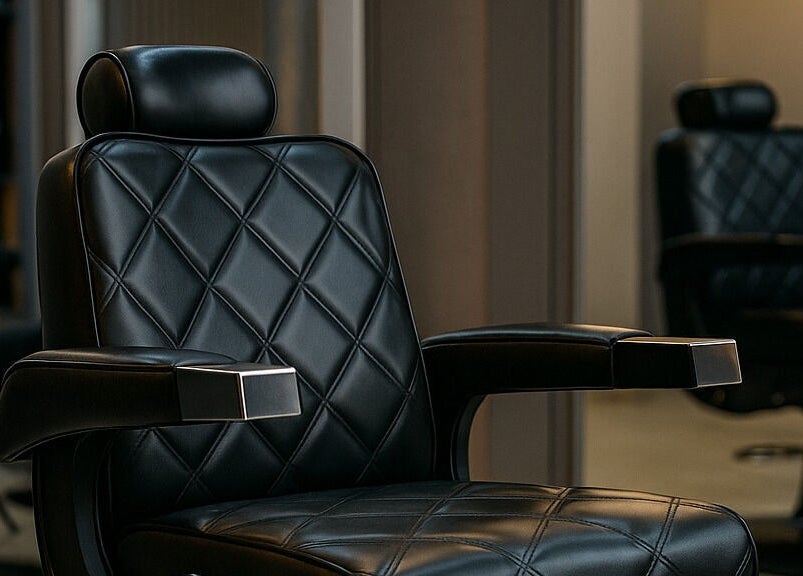 Luxurious salon chair at Trend Style Gent Salon, دبي, دبي, AE, offering premium comfort and style.
