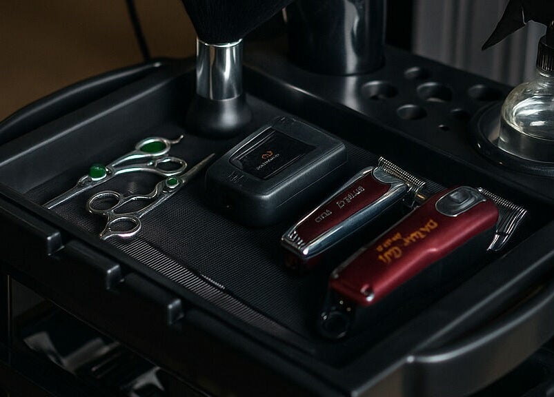 Professional grooming tools at Trend Style Gent Salon, دبي, دبي, AE, showcasing scissors and clippers.