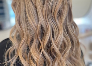 Wavy blonde hairstyle crafted at HOUSE OF BLONDE, Drouin, Victoria, AU salon.