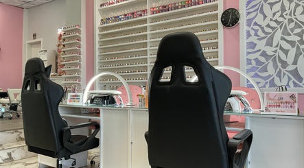 Harmony Beauty Nails & Lashes image 2