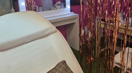Luxurious massage table and vanity at The Massage Boutique, Bristol, England, GB.