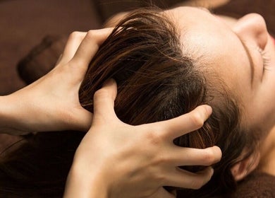 Head massage therapy at The Massage Boutique, Bristol, England, GB.
