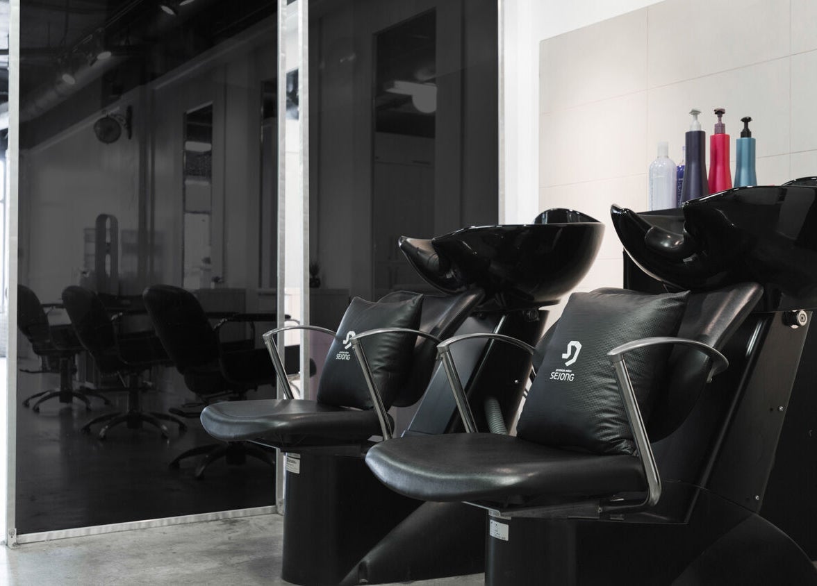 Elegant shampoo stations at Sejong Hair Salon Kerrisdale, Vancouver, British Columbia, CA.