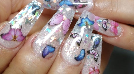 Tippedinmajic @Hollywood Nails