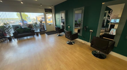 Jason's Hair Salon image 2