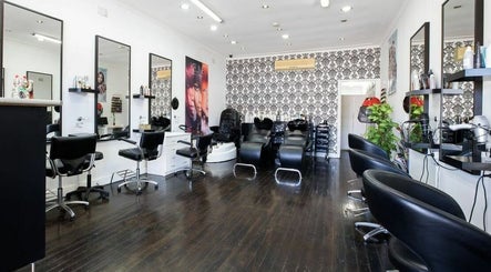 Zara Hair Studio صورة 3