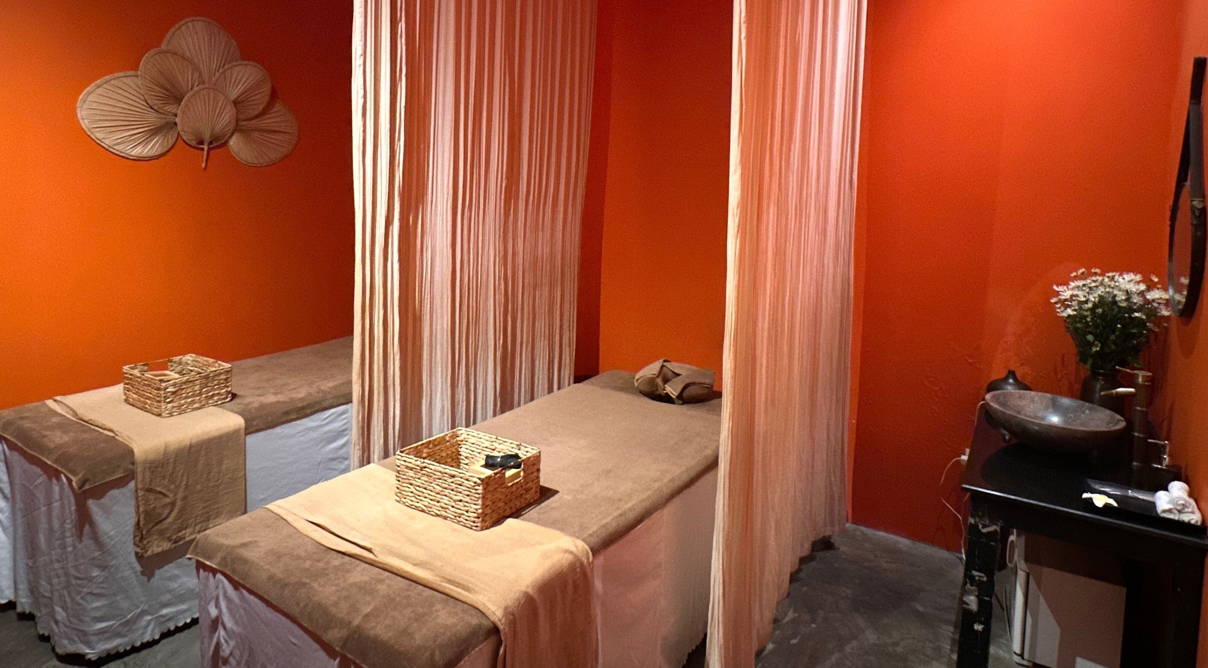 Serene massage room at Tê Spa with soft lighting and calming decor in Đà Nẵng, Đà Nẵng, VN.