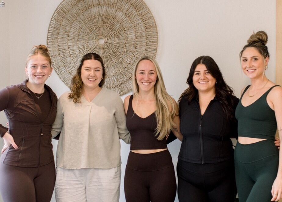 Friendly team at Le Saphir Esthetique in L’Orignal, Ontario, CA, ready to welcome clients.