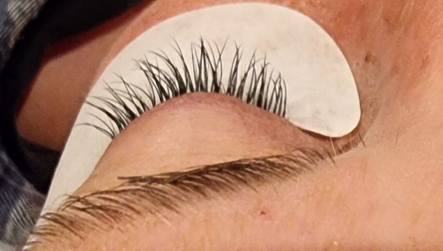 Cotswolds Lashes image 1