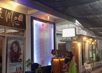 Entrance of Gili Mo Beauty Spa & Hair Salon in Nusa Tenggara Barat, ID, featuring welcoming ambiance.