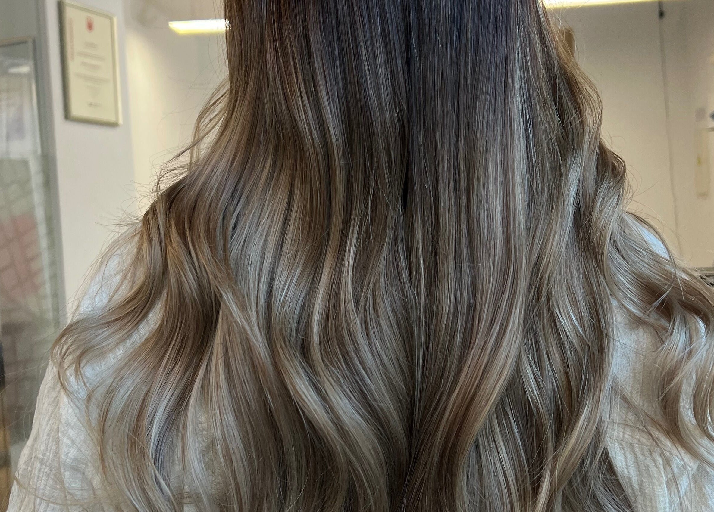 Stylish wavy hair at LEA The Hair Loft Palma, Palma, Illes Balears, ES.