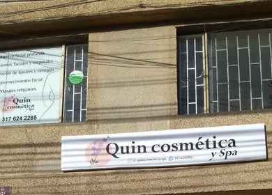 Fachada de Quin Cosmética y Spa en Soacha, Cundinamarca, CO con su logotipo visible.