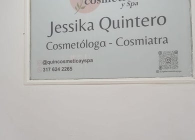 Letrero de Quin Cosmética y Spa en Soacha, Cundinamarca, CO con información de contacto.