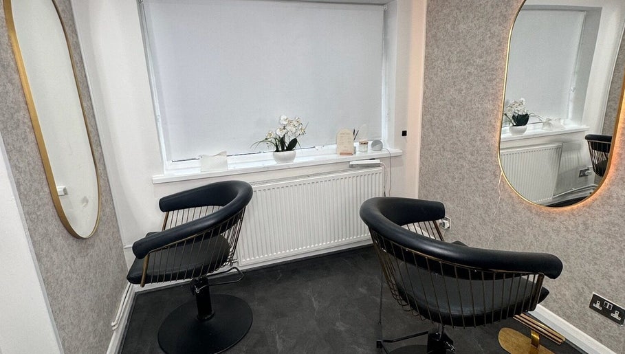 Essence Hair Treatment image 1