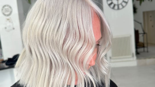 Hairbycharlie-The white cat