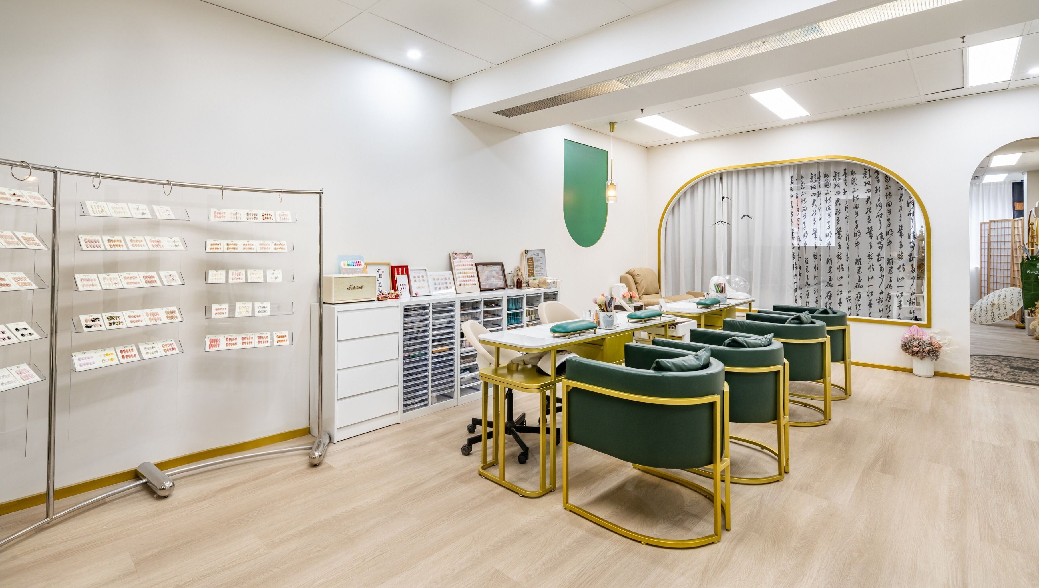 Spacious and elegant interior of Supretty美学馆, Haymarket, New South Wales, AU featuring modern decor.