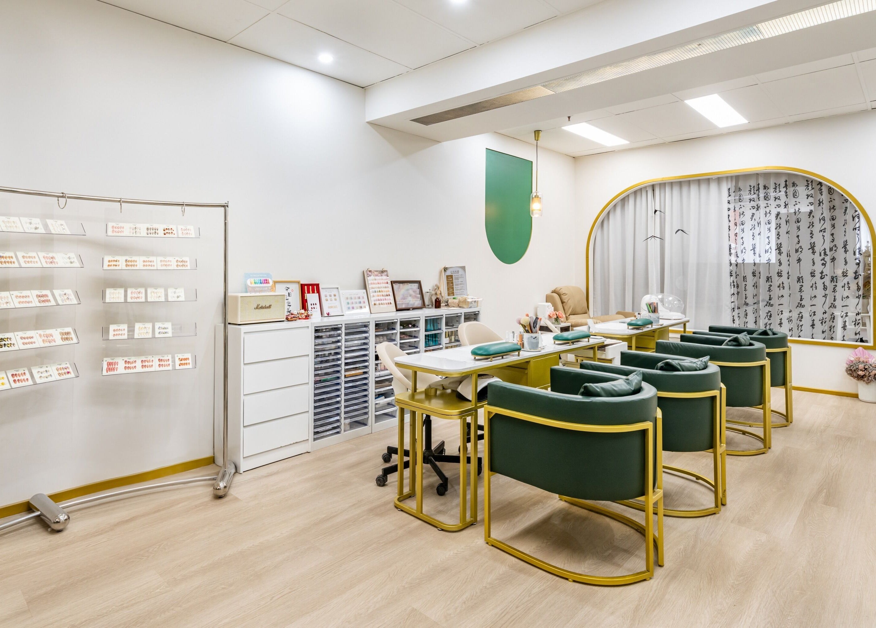 Spacious and elegant interior of Supretty美学馆, Haymarket, New South Wales, AU featuring modern decor.