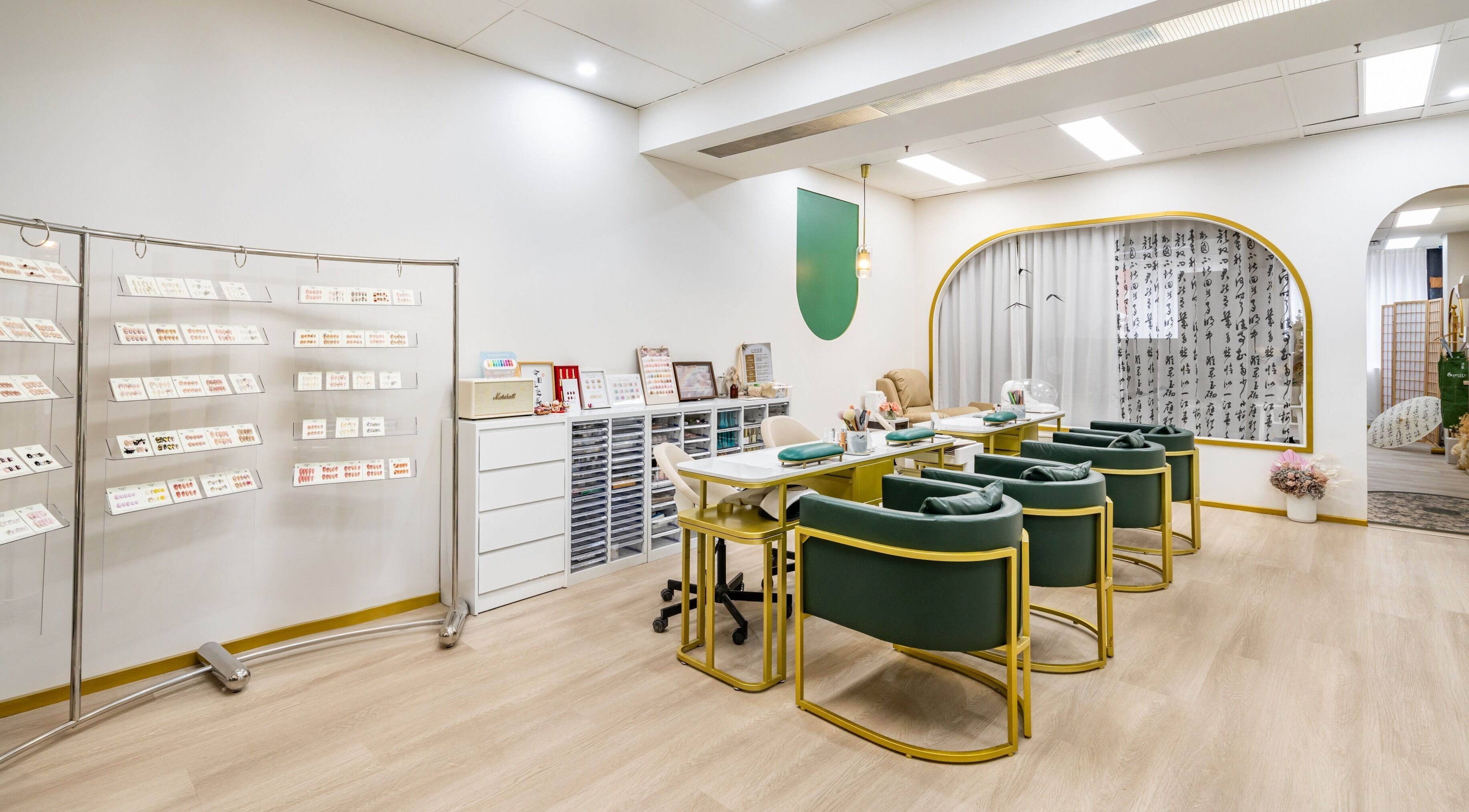 Spacious and elegant interior of Supretty美学馆, Haymarket, New South Wales, AU featuring modern decor.