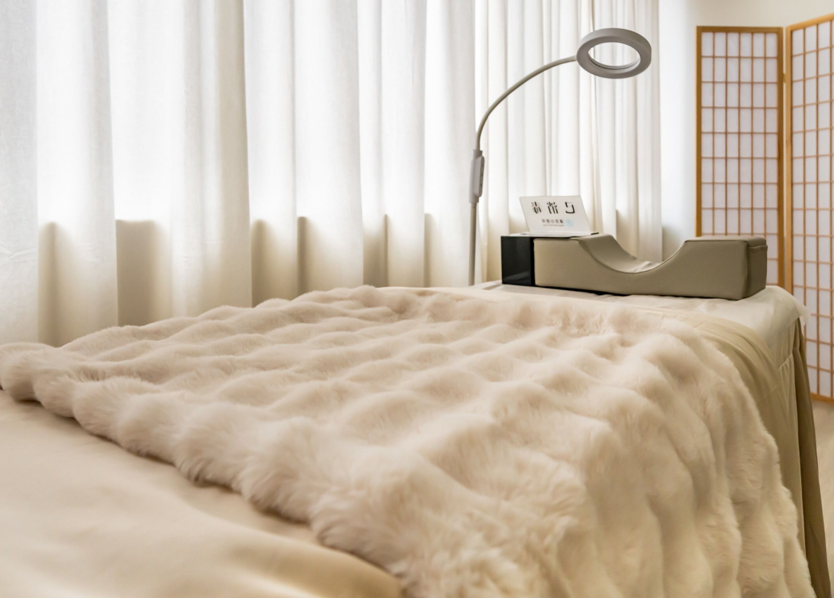 Luxurious massage bed at Supretty美学馆, Haymarket, New South Wales, AU, offering ultimate relaxation and comfort.