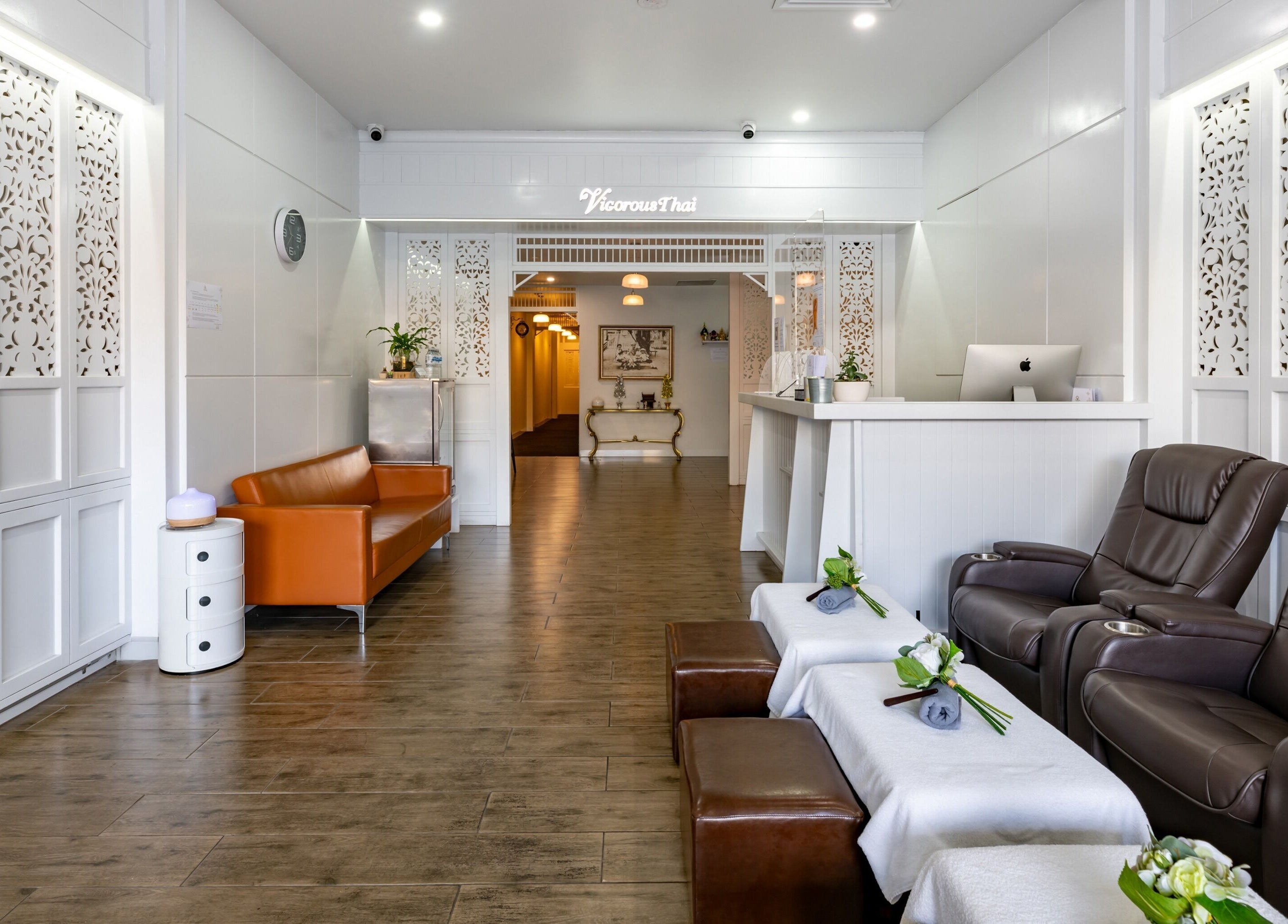Tranquil reception area of Vigorous Thai - Moonee Ponds in Moonee Ponds, Victoria, AU with plush seating.