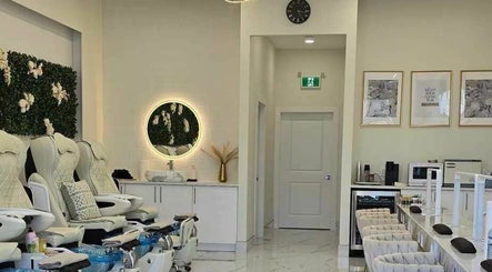 La Crème Nail Bar