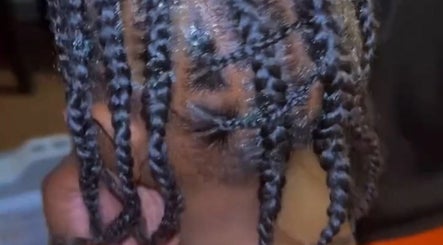 Eva's Unique Hair Braiding & Waxing image 3