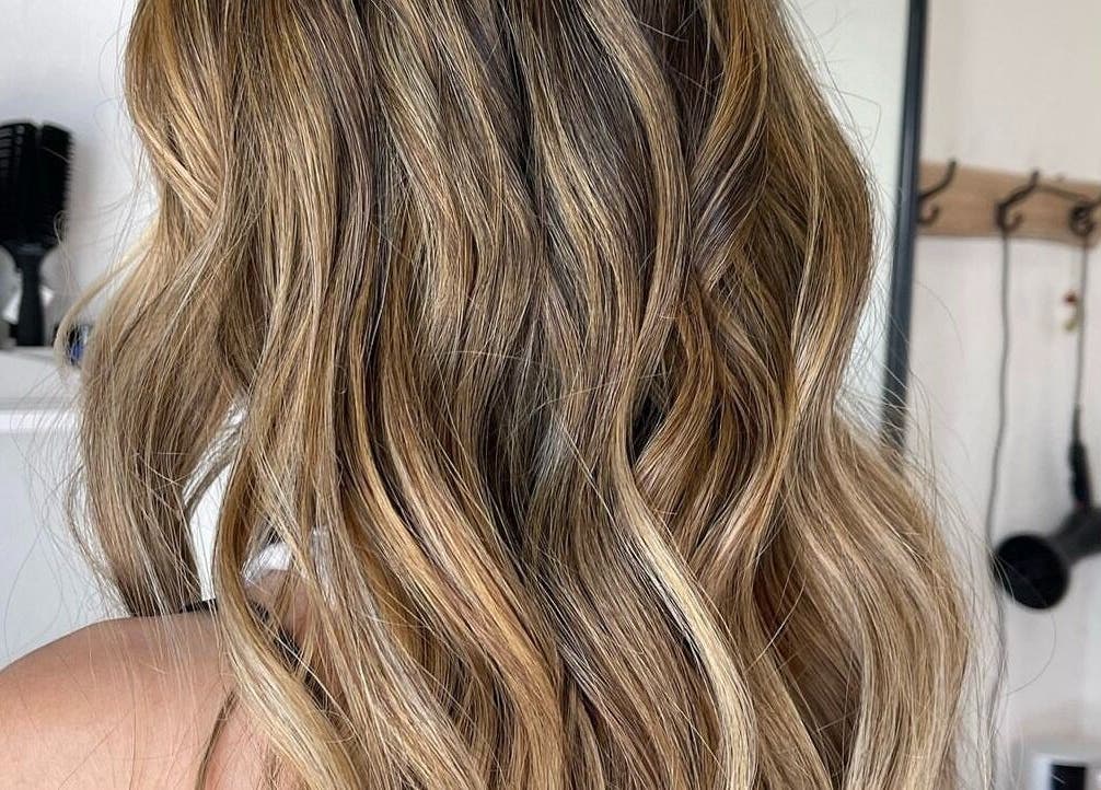 Cheveux ondulés sublimes chez Hann Adorée, Saint-andré, Saint-benoît, RE.