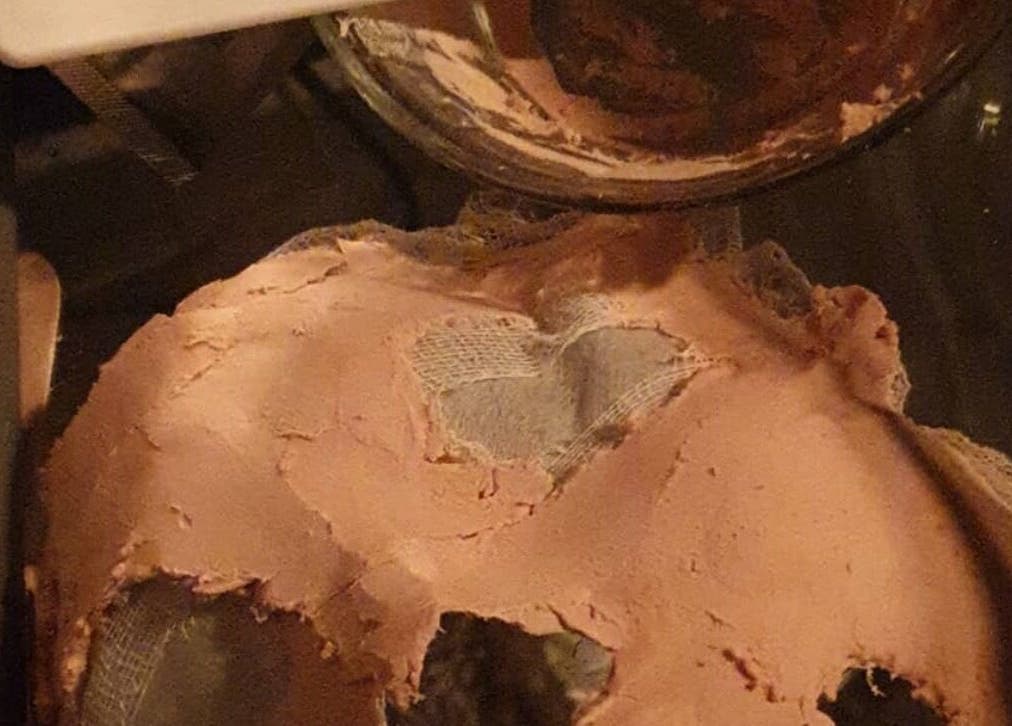 Luxurious mud mask therapy at Earth & Tonic in Yanchep, Western Australia, AU for rejuvenation and relaxation.