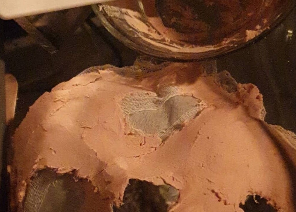 Luxurious mud mask therapy at Earth & Tonic in Yanchep, Western Australia, AU for rejuvenation and relaxation.