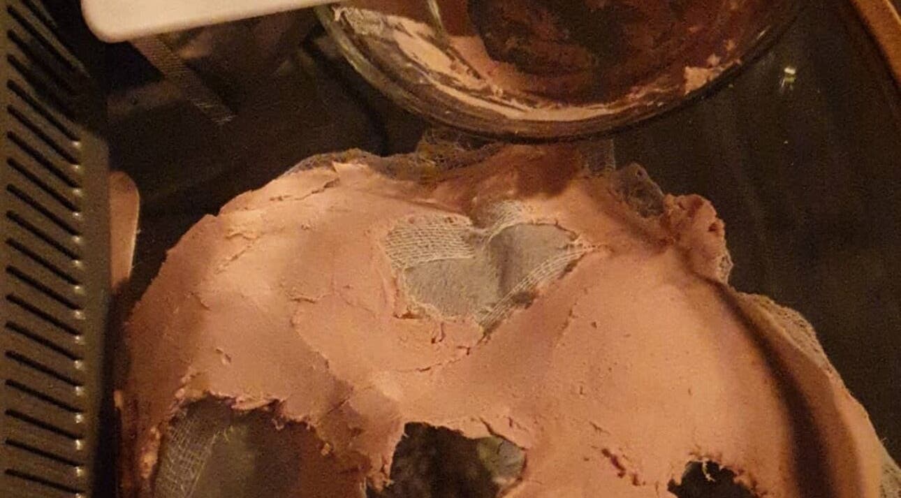 Luxurious mud mask therapy at Earth & Tonic in Yanchep, Western Australia, AU for rejuvenation and relaxation.