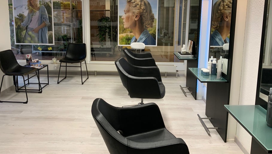 Mogadam hair salon image 1