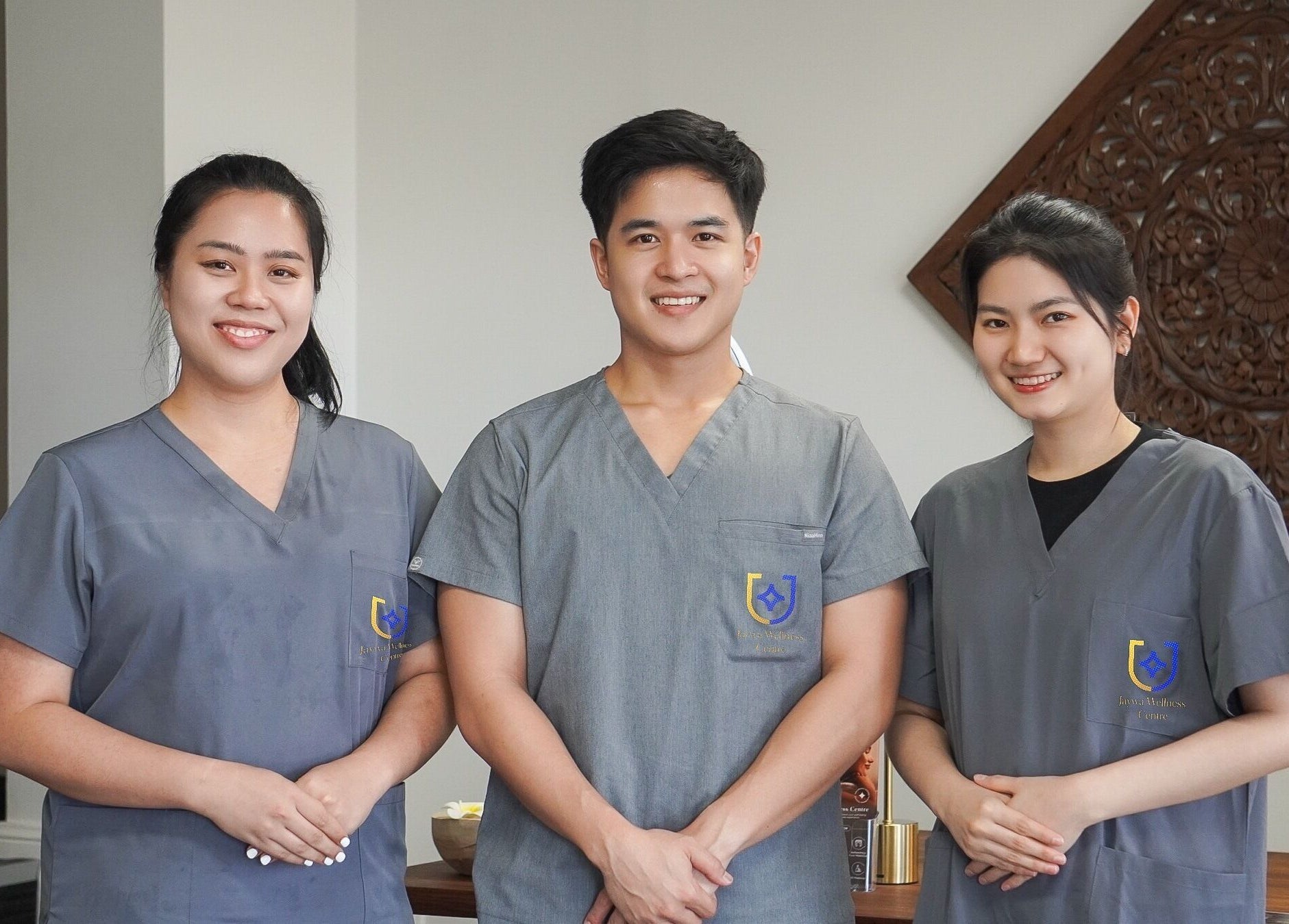 Friendly staff at Jaywa Wellness Centre Dubbo, New South Wales, AU, ready to assist clients.