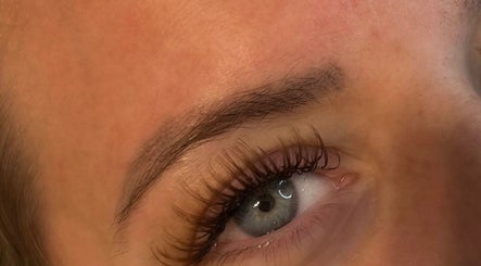 Close-up of eyelash extensions at Maisy’sBeautyBarn, Headcorn, England, GB.