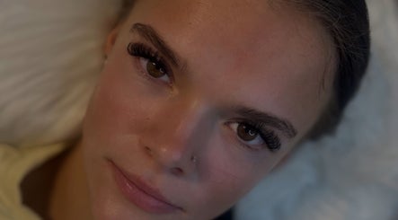 Close-up of eyelash extensions at Maisy’sBeautyBarn, Headcorn, England, GB.