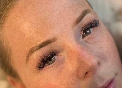 Close-up of elegant eyelashes at Maisy’sBeautyBarn, Headcorn, England, GB.
