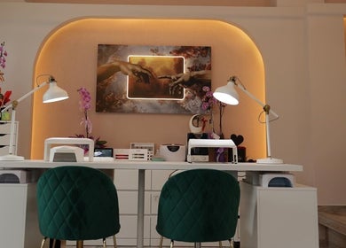 Σύγχρονος χώρος ομορφιάς στο Sophistique Beauty Bar, Κιλκίς, GR.