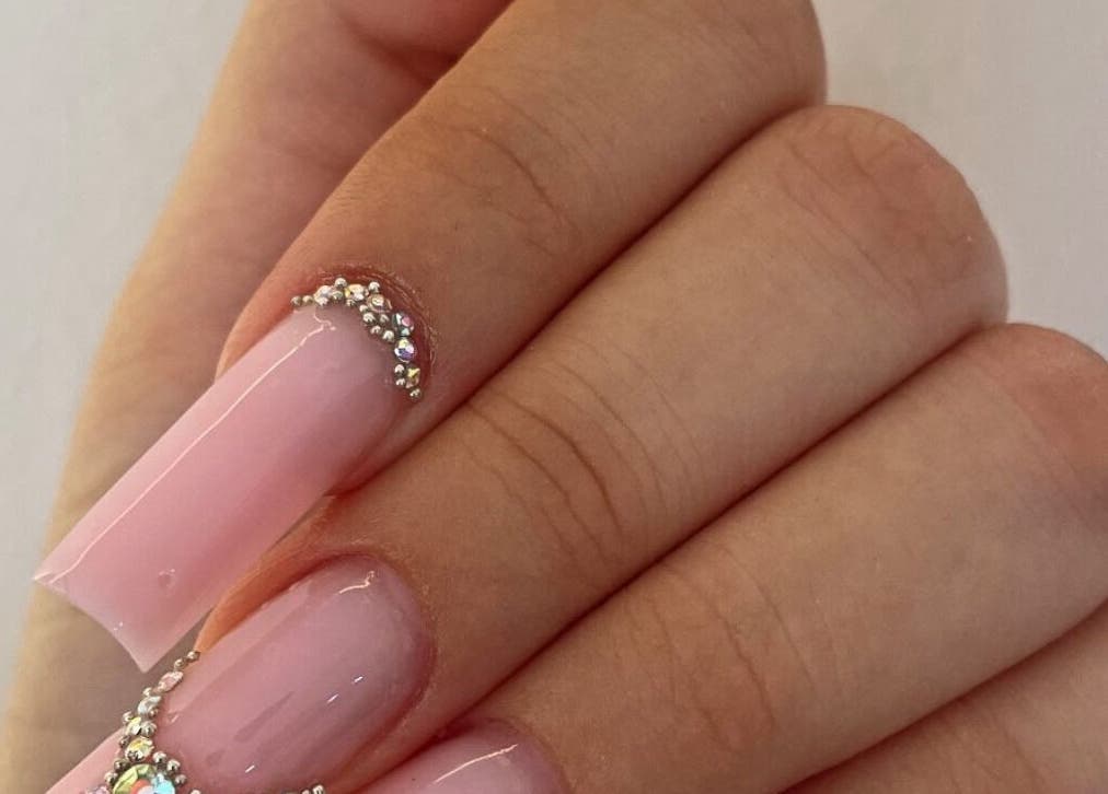 Γκλίτερ νύχια στο Sophistique Beauty Bar, Κιλκίς, GR.