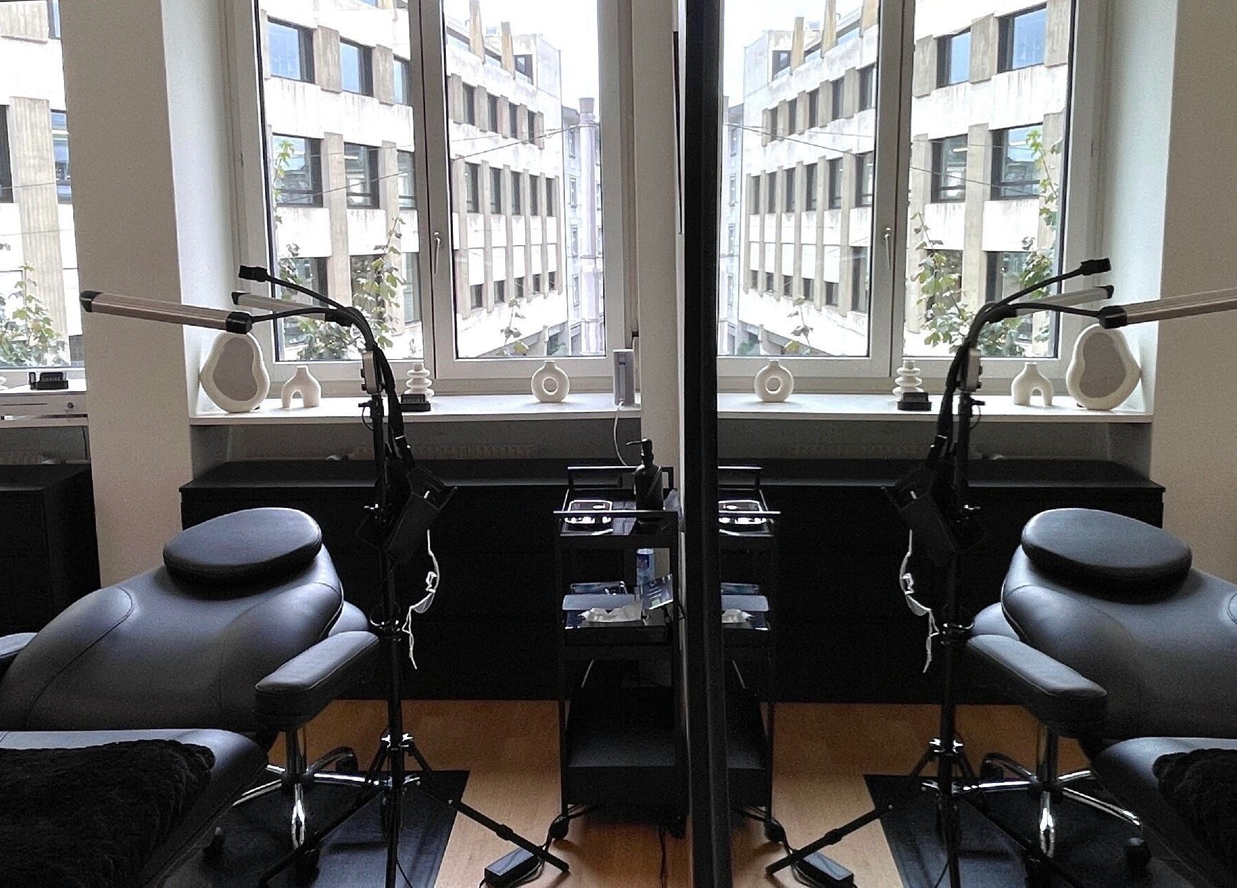 Innenansicht bei Amaire Aesthetics GmbH in Zürich, Zürich, CH mit einem modernen Behandlungsraum.