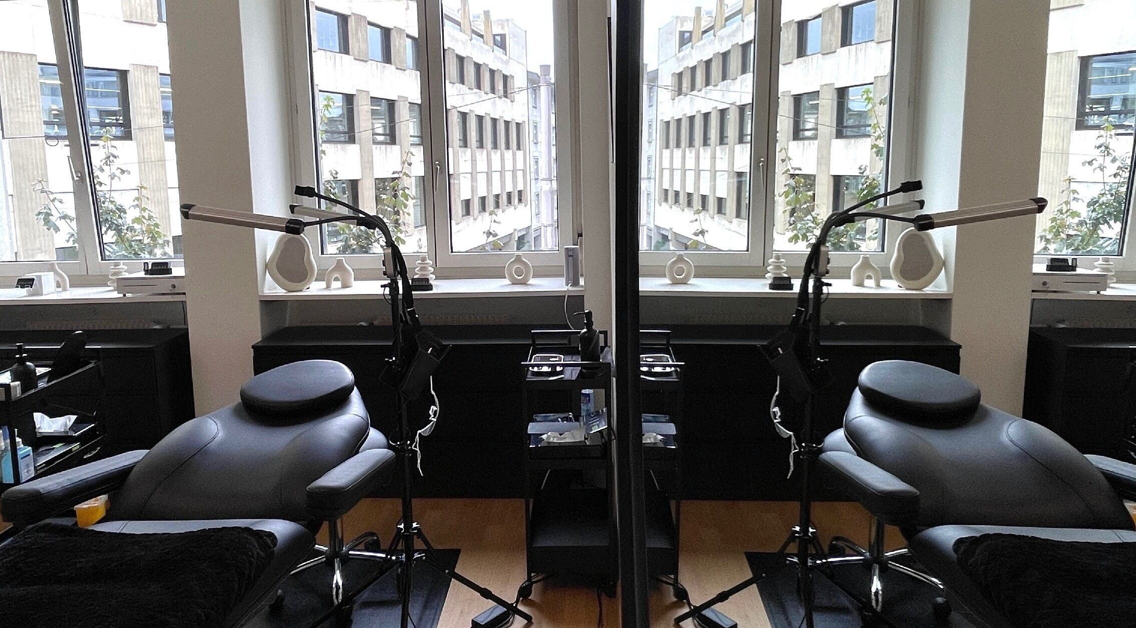 Innenansicht bei Amaire Aesthetics GmbH in Zürich, Zürich, CH mit einem modernen Behandlungsraum.