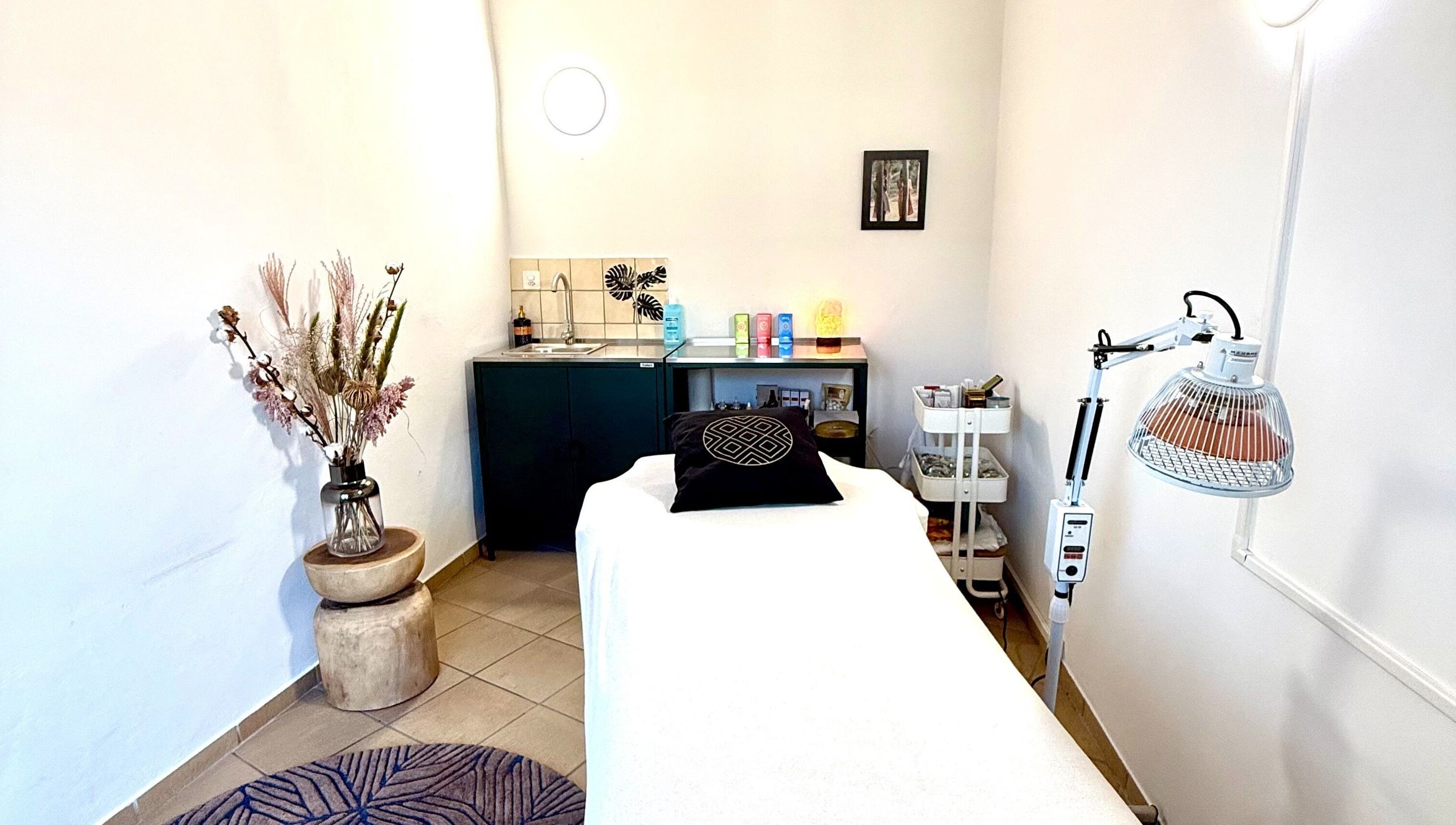 Salle de traitement relaxante chez MTC Eglantine - Médecine chinoise & santé intégrative, Morges, Vaud, CH.
