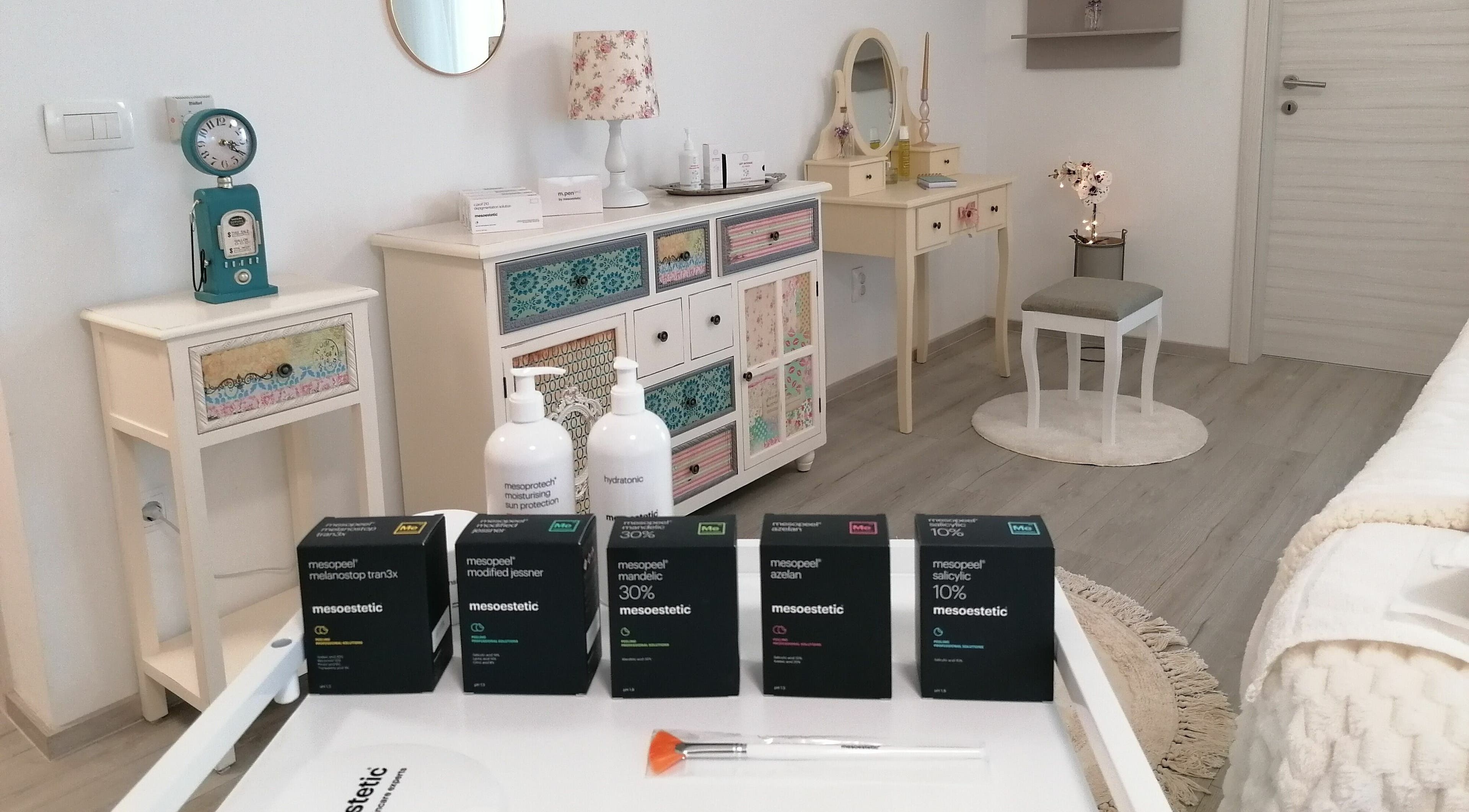 Interijer Skin Centar Zlata s proizvodima za njegu kože, Zagreb, Grad Zagreb, HR.