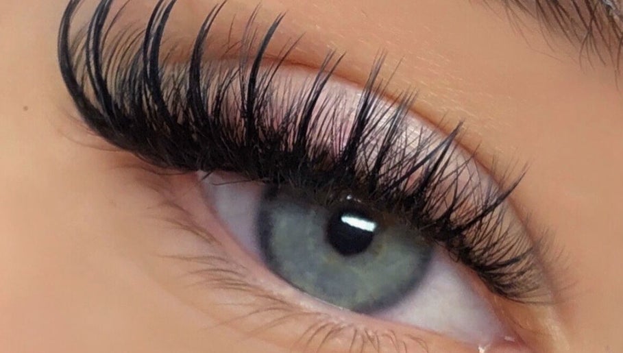 E Beauty Lash image 1