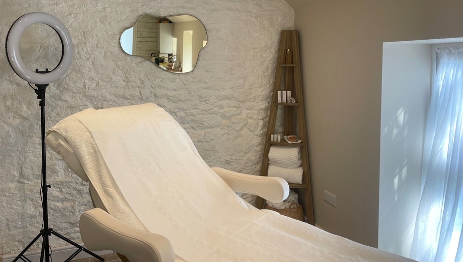 Truffle Beauty Barn, bilde 1