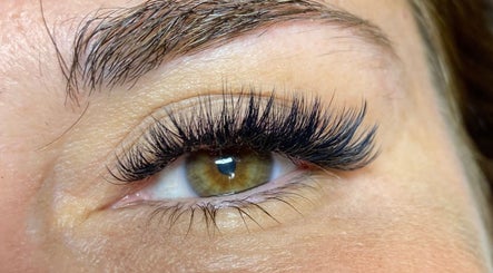 Lashmaker Beauty image 3