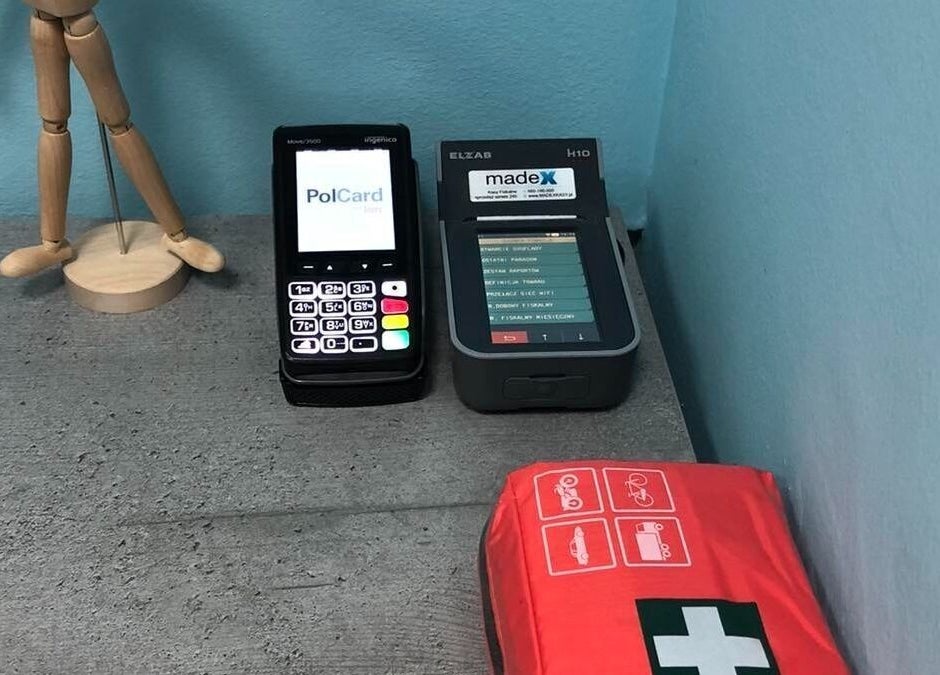 Изображение терминала и аптечки в IDMassage, Warszawa, Województwo Mazowieckie, PL.