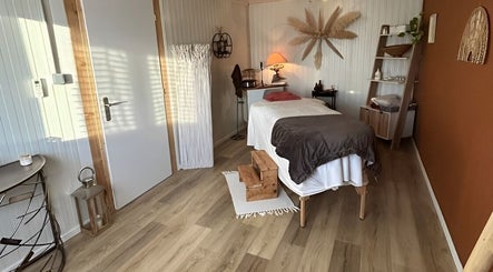 Salle de soins relaxante à Maison Roux - Beauté Santé Bien Être, Peipin, Provence-alpes-côte D'azur, FR.