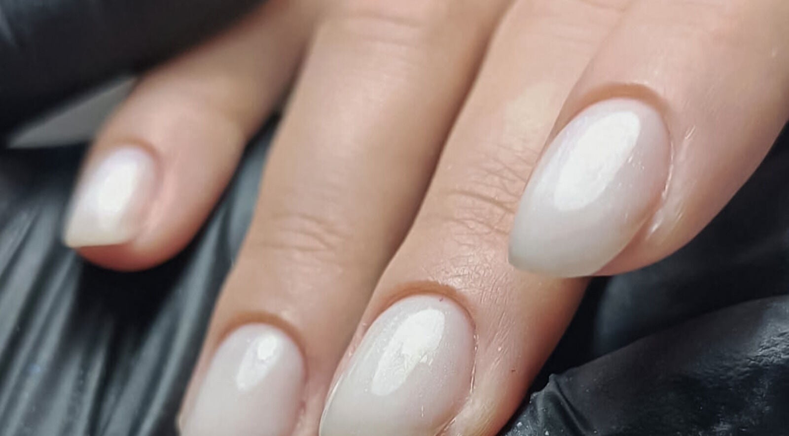 Manicured nails with glossy finish at Keti Nails, Beograd, RS.