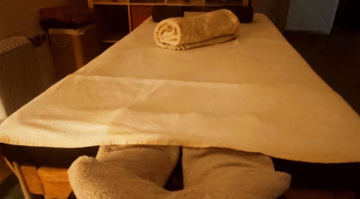 Massage table at Spiritual Wellness Retreat, Νέα Μάκρη, Μαραθώνος, GR, ready for relaxation.