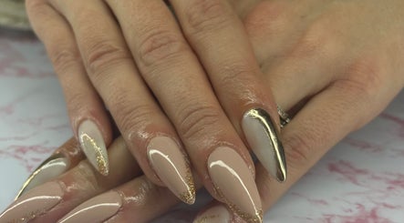 Εικόνα Améthyste Nails 2