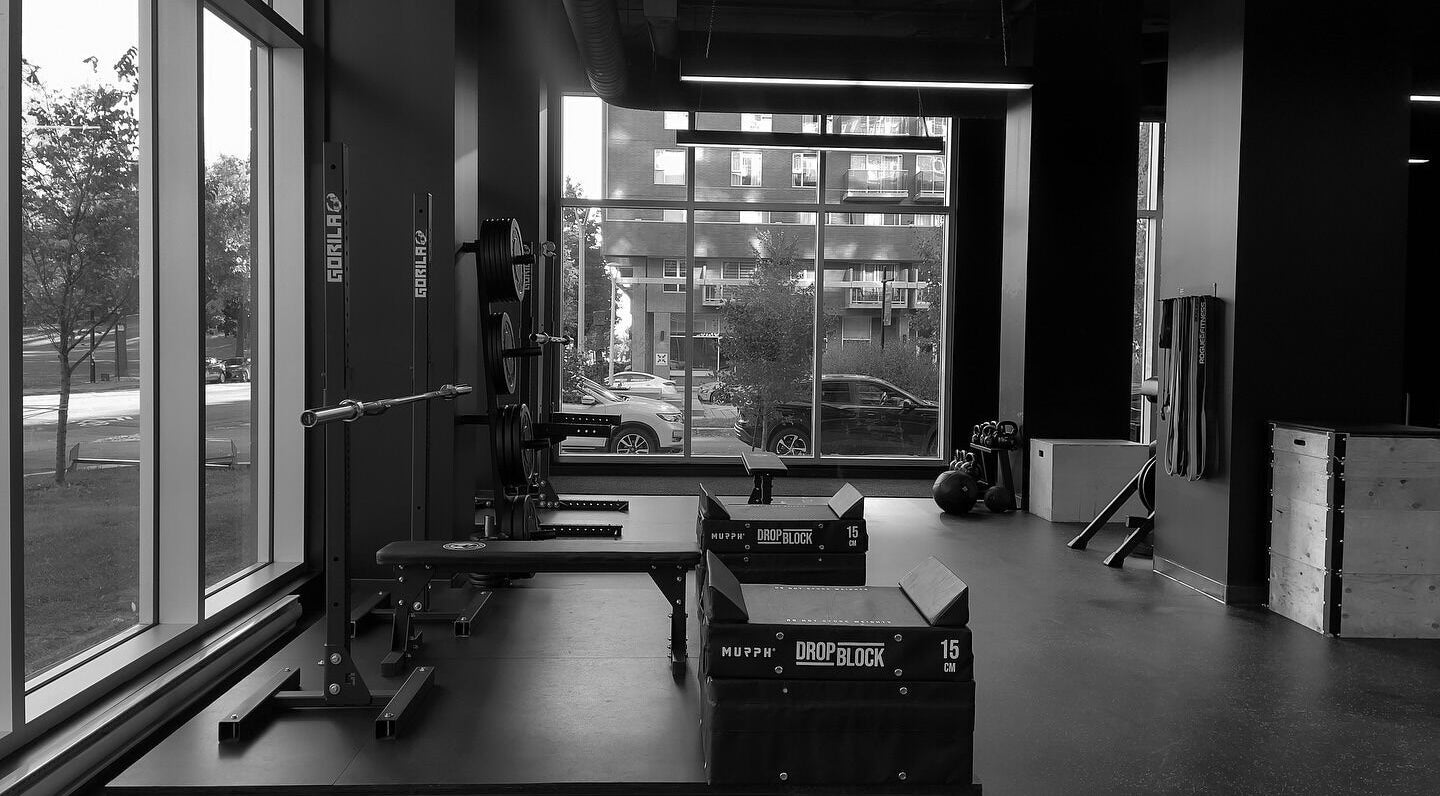 Salle de sport moderne et équipée chez MON GYM PRIVÉ à Montréal, Québec, CA.